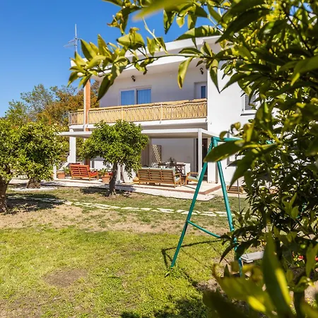 With Private Veranda And Garden 1 Km From Porto Frailis Beach, Apartmán *
