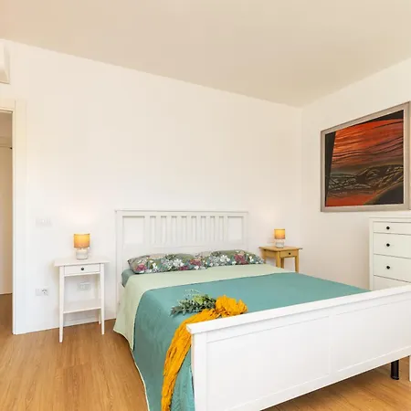 With Private Veranda And Garden 1 Km From Porto Frailis Beach, 아파트 *