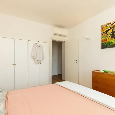 With Private Veranda And Garden 1 Km From Porto Frailis Beach, 아르바탁스