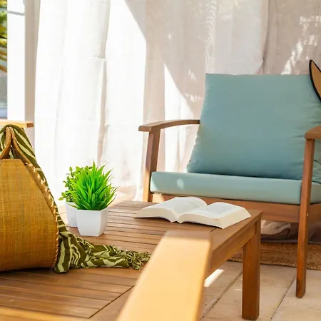 With Private Veranda And Garden 1 Km From Porto Frailis Beach, 아파트 아르바탁스